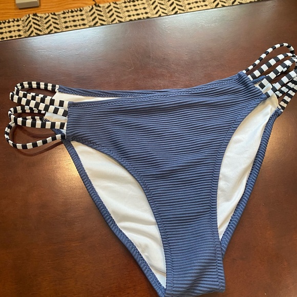 High Rise Navy ⚓️ Ribbed Bikini Bottom - Picture 2 of 3